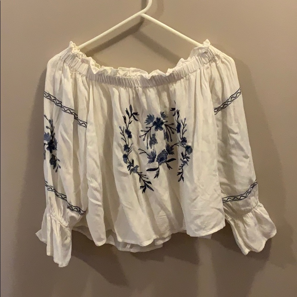 American Eagle off the shoulder shirt